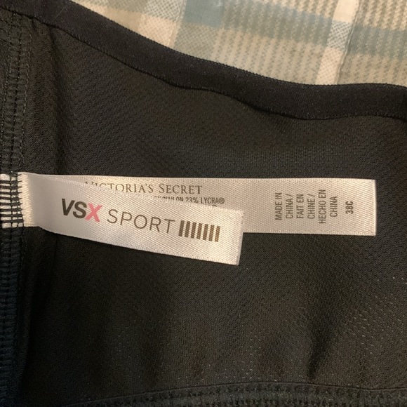 Victoria Secrets sports bra 38C - Picture 2 of 5